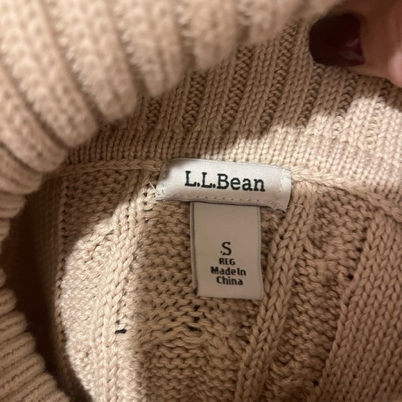 LL Bean Cable Knit Turtleneck Sweater, size small - Picture 4 of 5